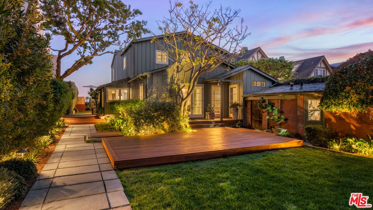 Malibu Colony photo 10
