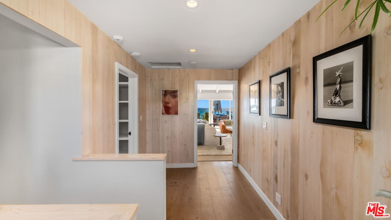 Malibu Colony photo 21
