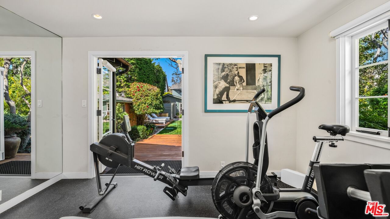 Malibu Colony photo 32