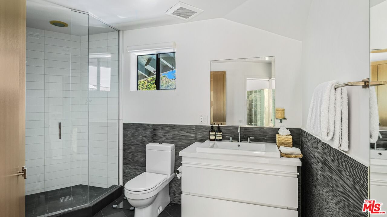 Malibu Colony photo 36