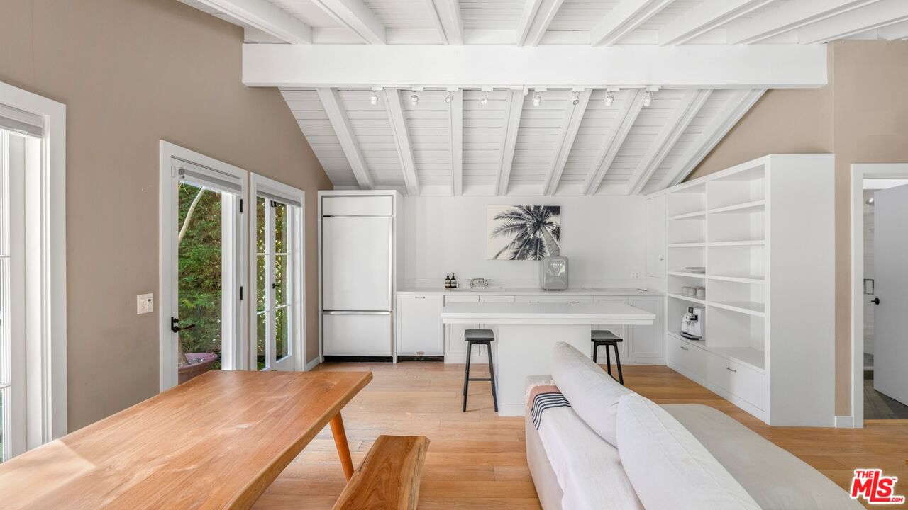 Malibu Colony photo 40