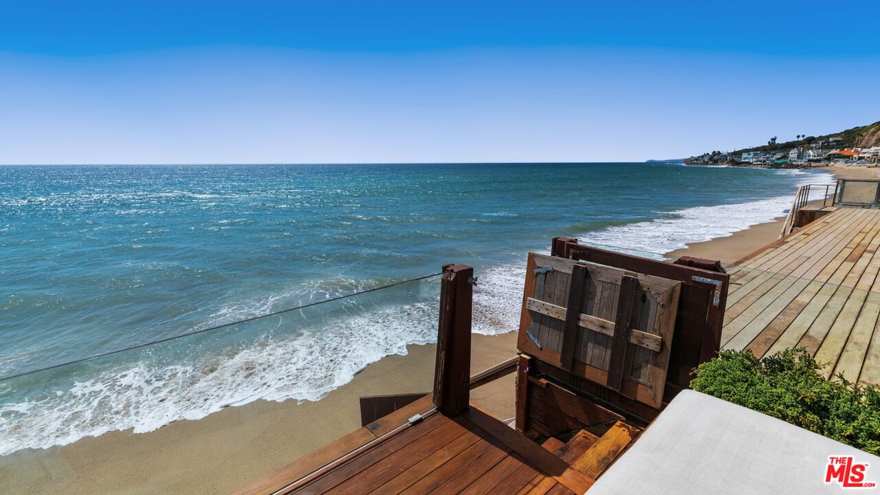 Malibu Colony photo 51