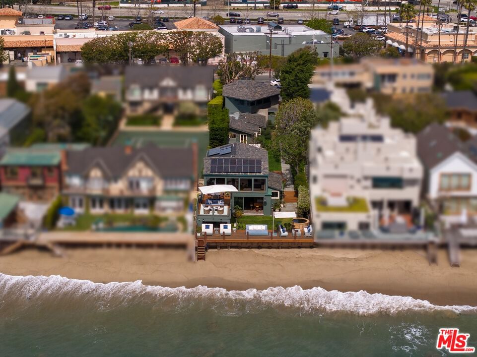 Malibu Colony photo 54