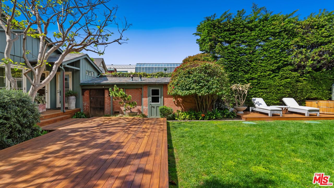 Malibu Colony photo 8