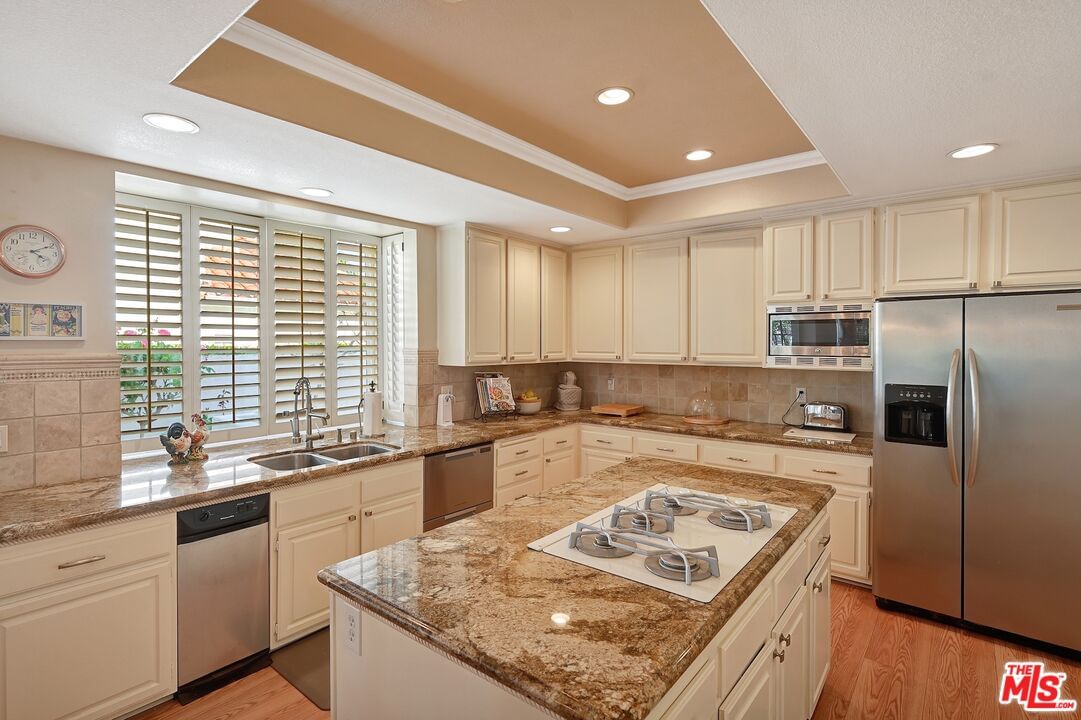 Hazelcrest photo 13