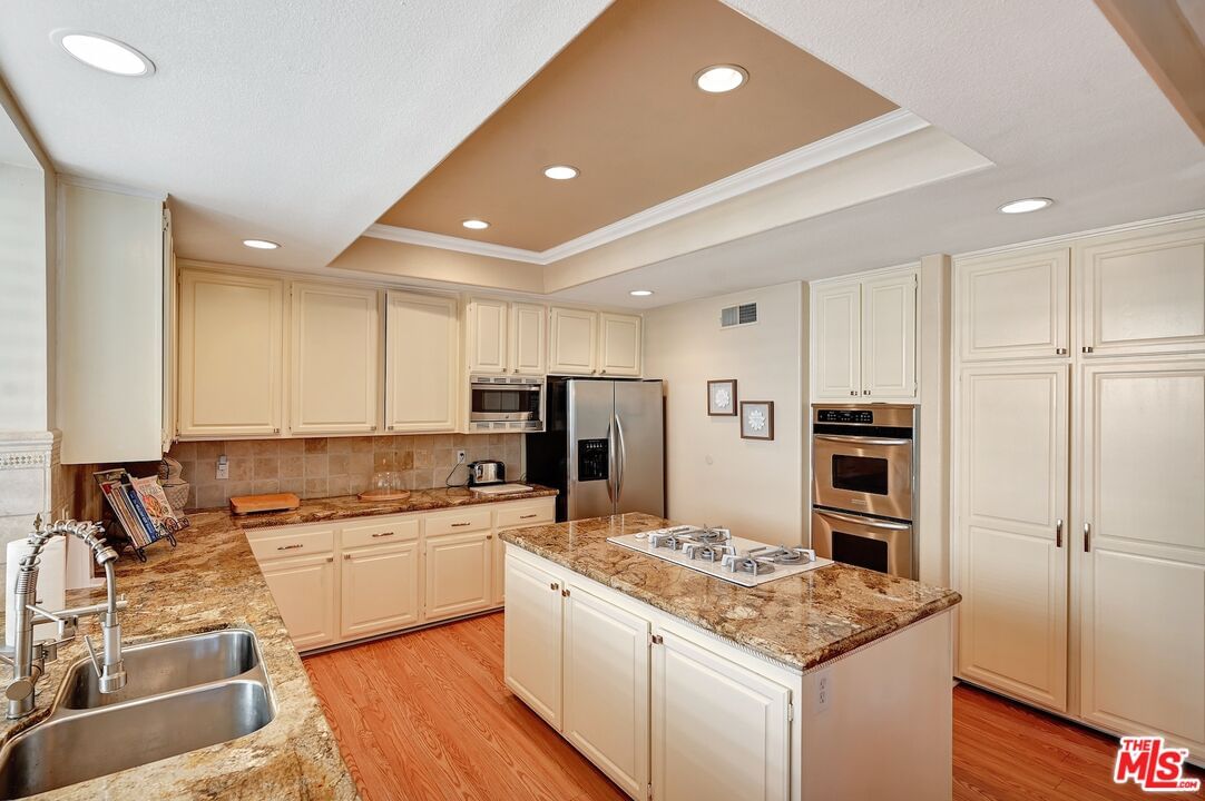 Hazelcrest photo 14