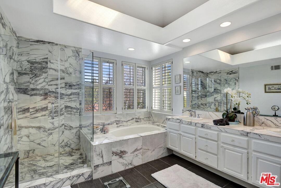 Hazelcrest photo 22