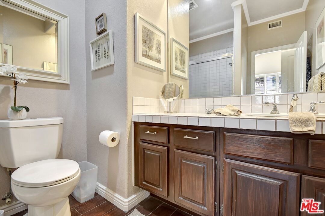Hazelcrest photo 25