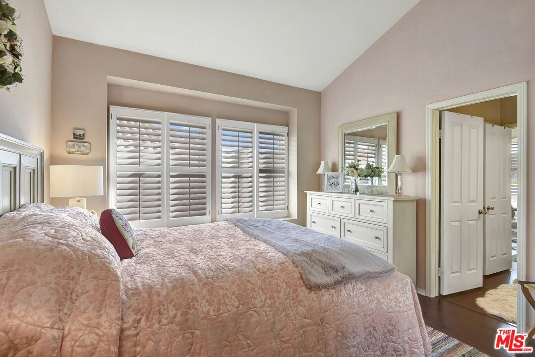 Hazelcrest photo 26