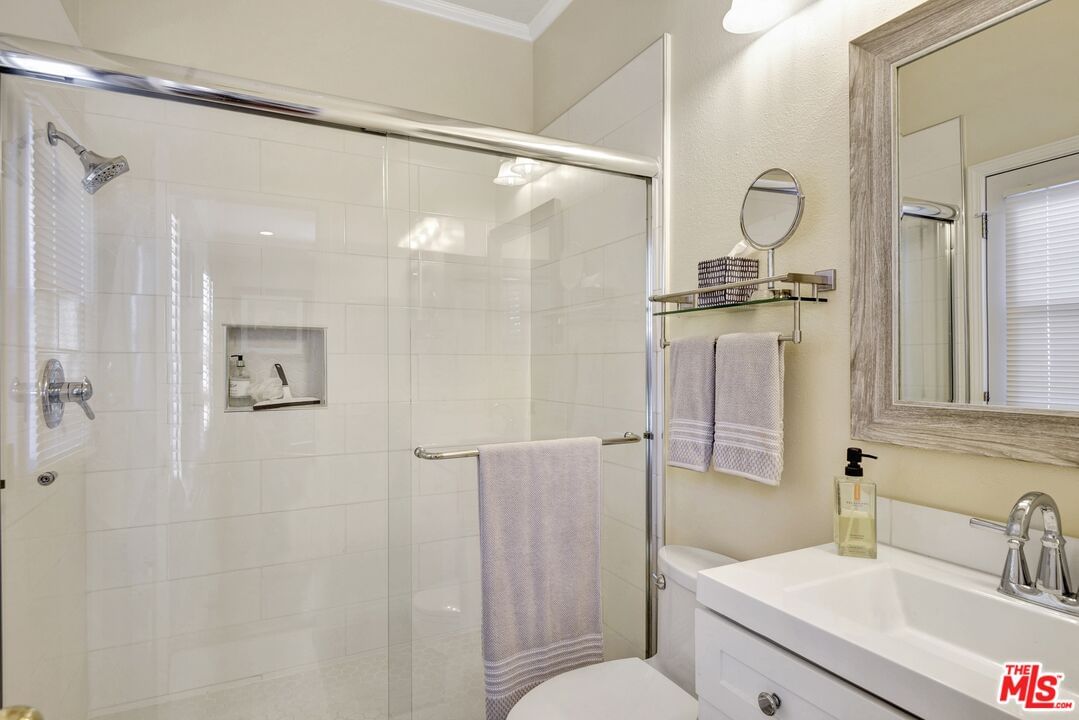 Hazelcrest photo 35
