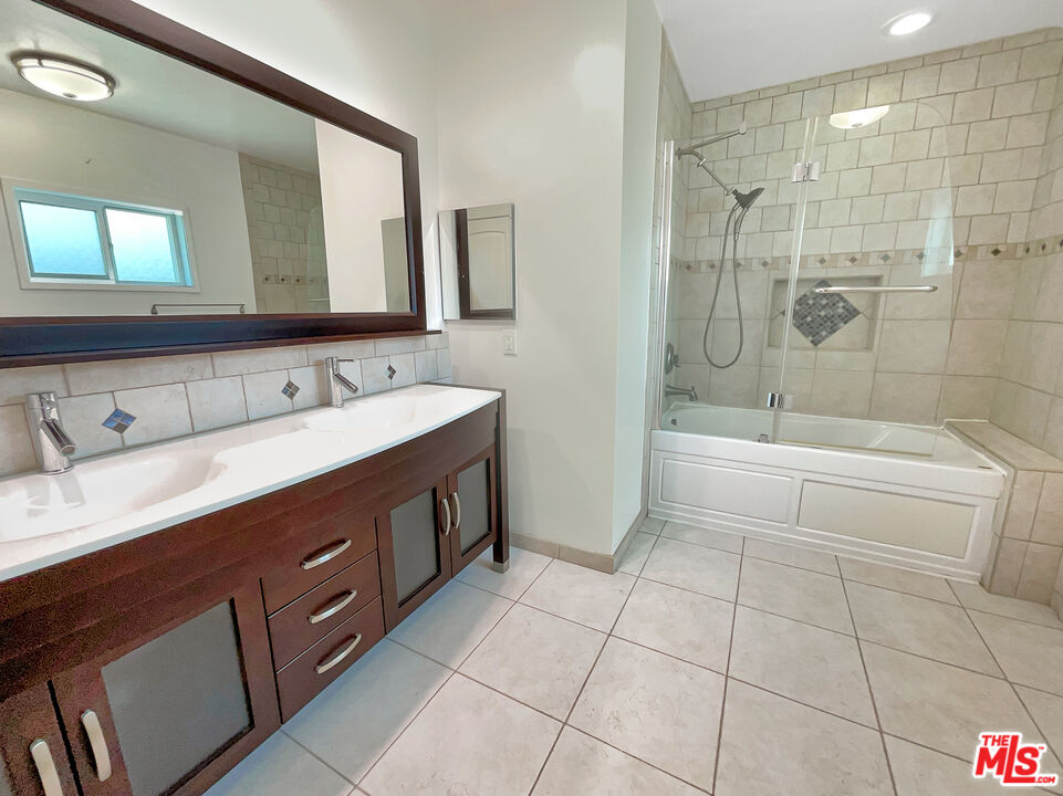 Deerfield photo 20