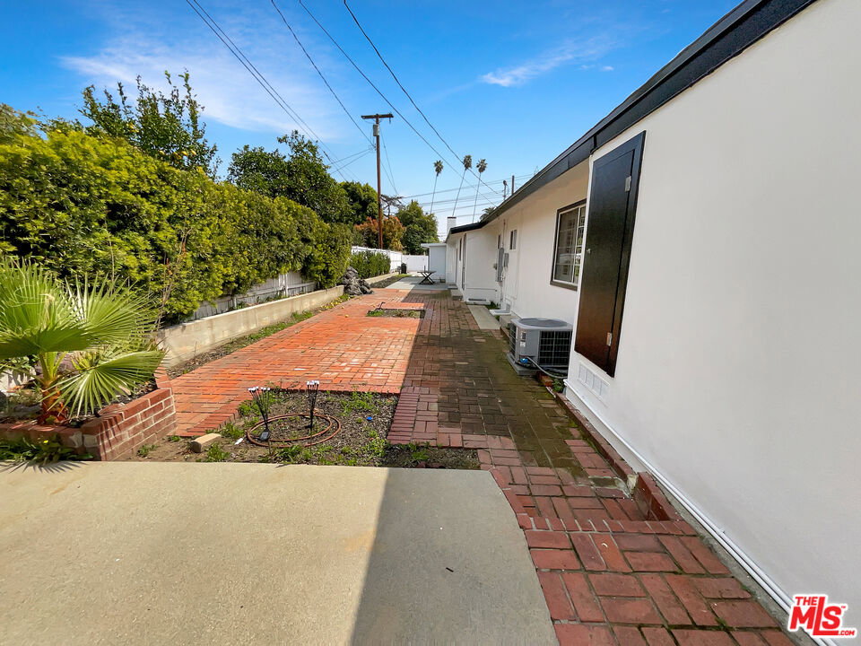 Deerfield photo 25