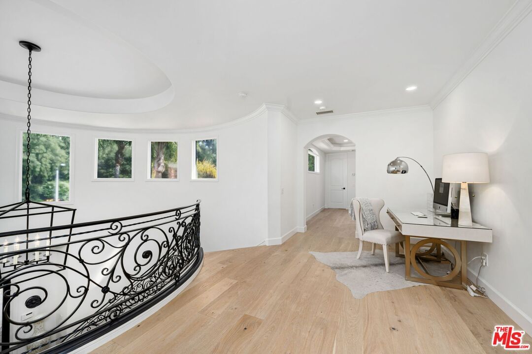 Manley photo 25