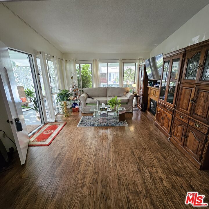 Fresh Meadow Ln photo 2