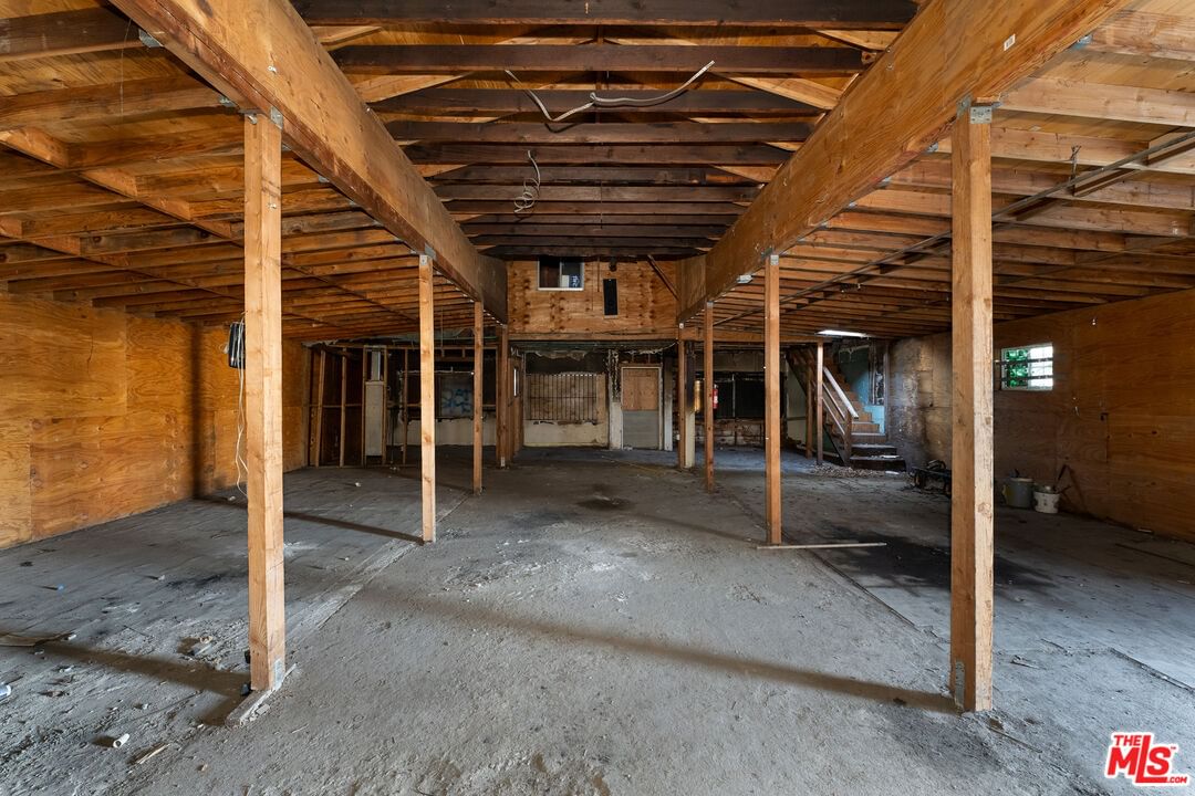 Central photo 12