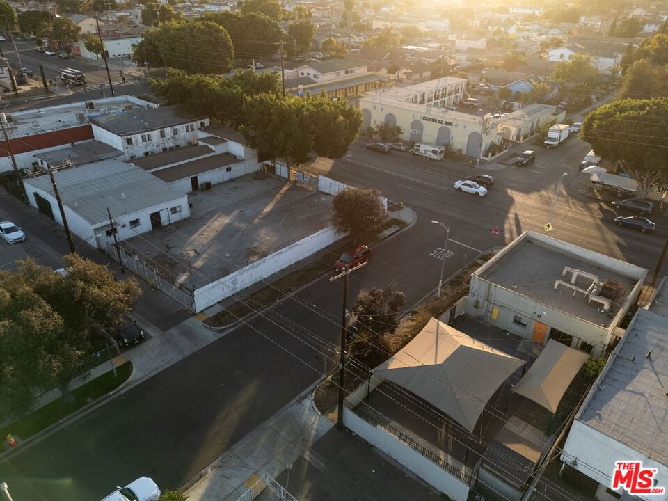 Central photo 17