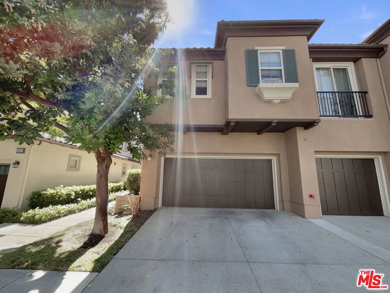 6833 Simmons Way