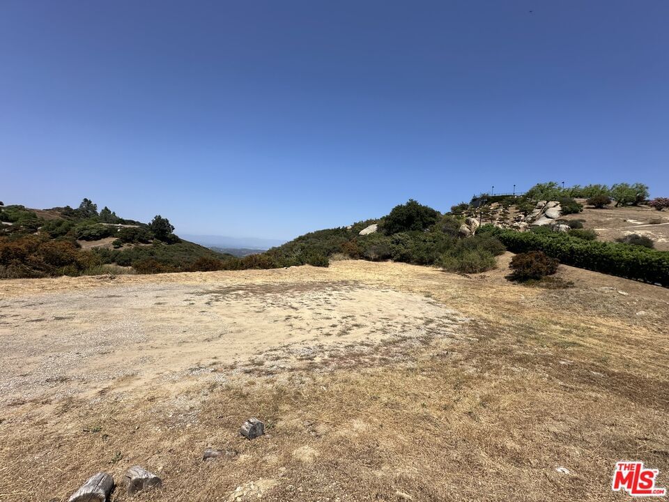 Saddle Peak photo 3