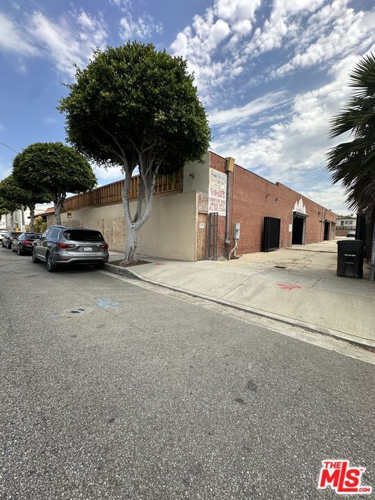 La Brea photo 2