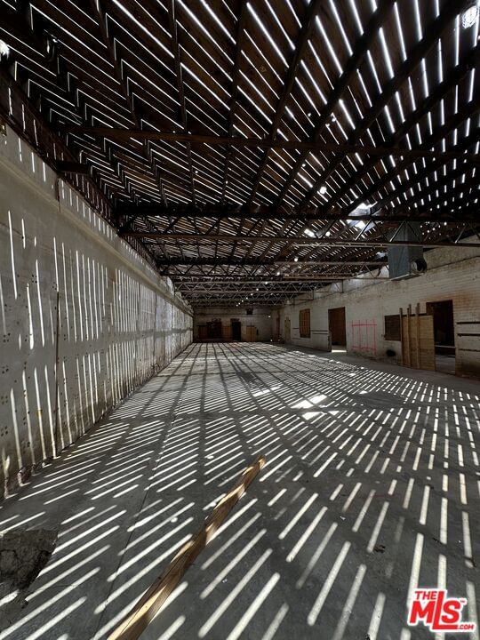 La Brea photo 5