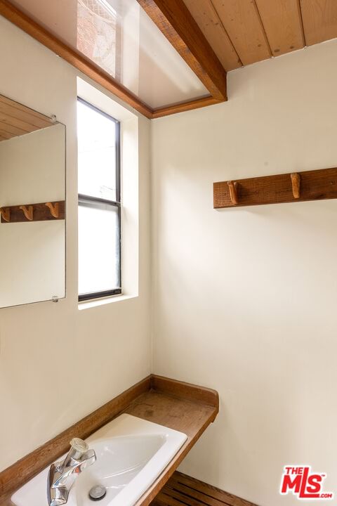 Mandeville Canyon photo 24