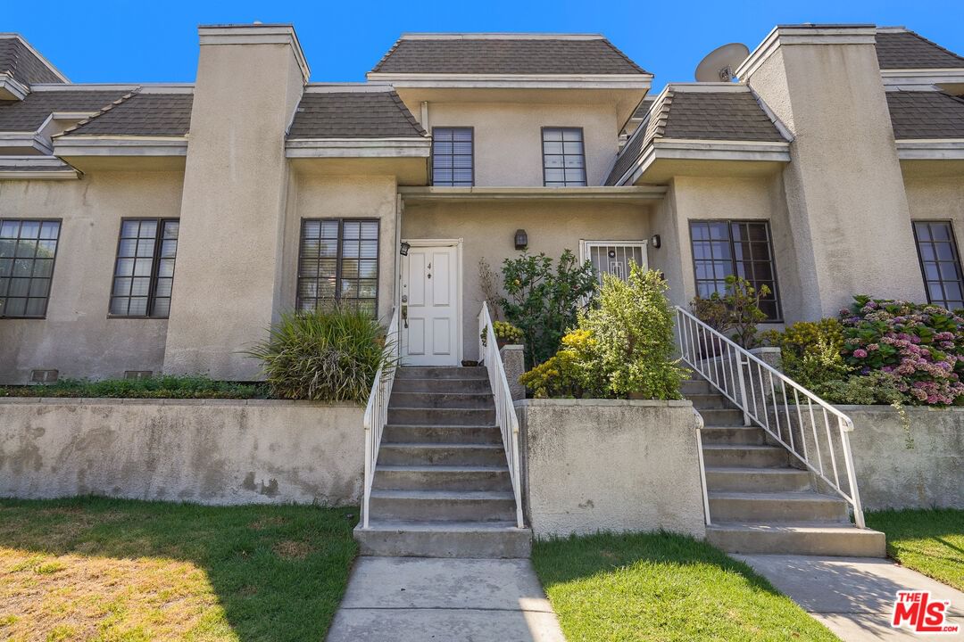 Van Nuys photo 1