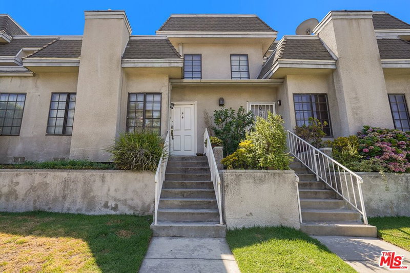 14500 Van Nuys Blvd