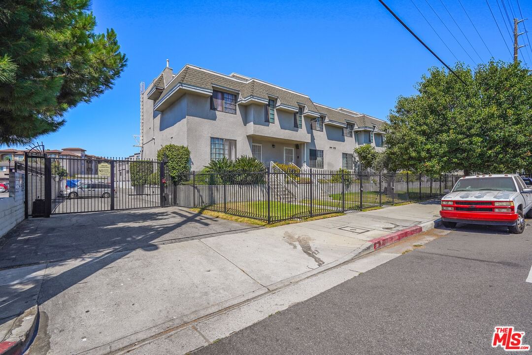 Van Nuys photo 8