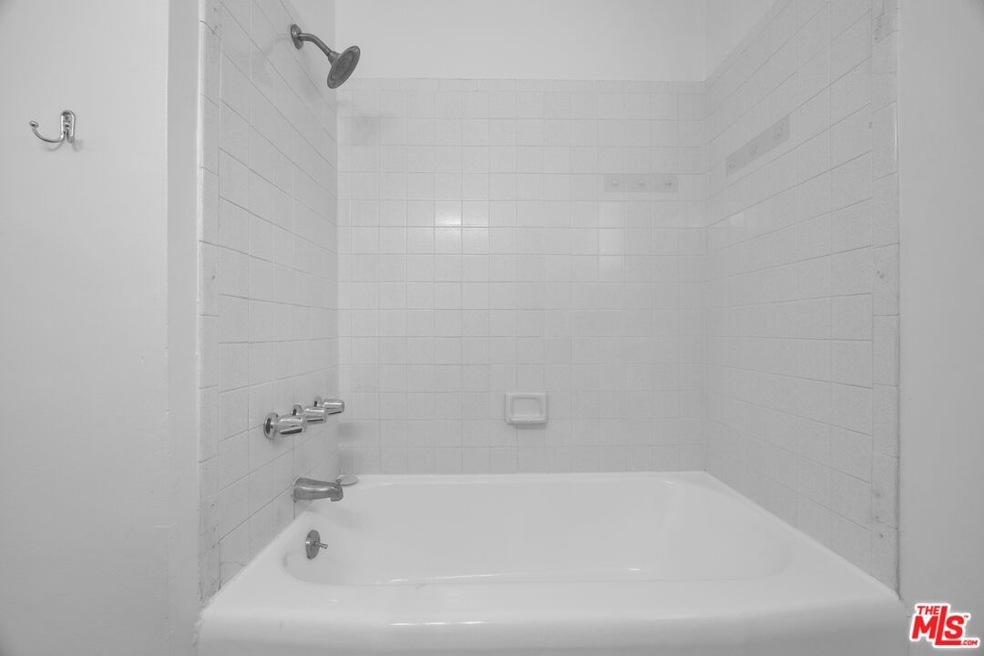 Ostrom photo 30