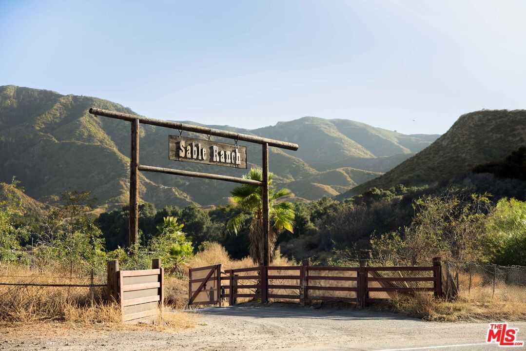 Sand Canyon photo 1
