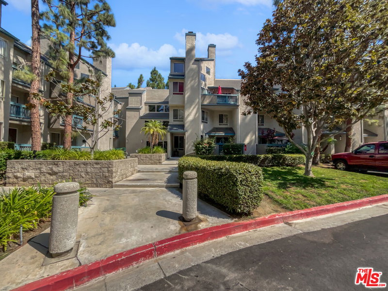 1441 Brett Pl