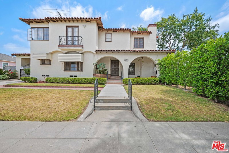 5529 Via Corona St