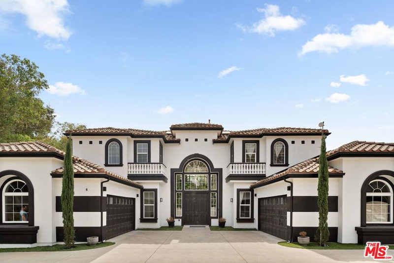 22740 Hialeah Way