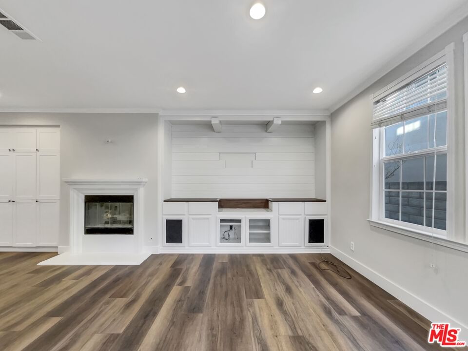 Edgewater photo 17