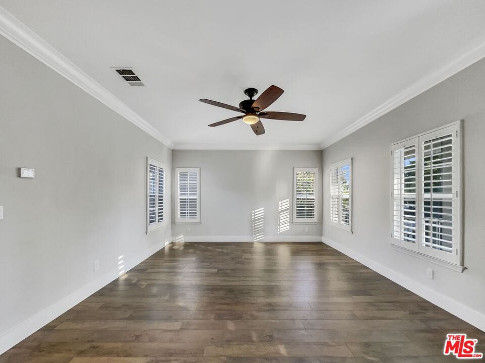 Edgewater photo 25