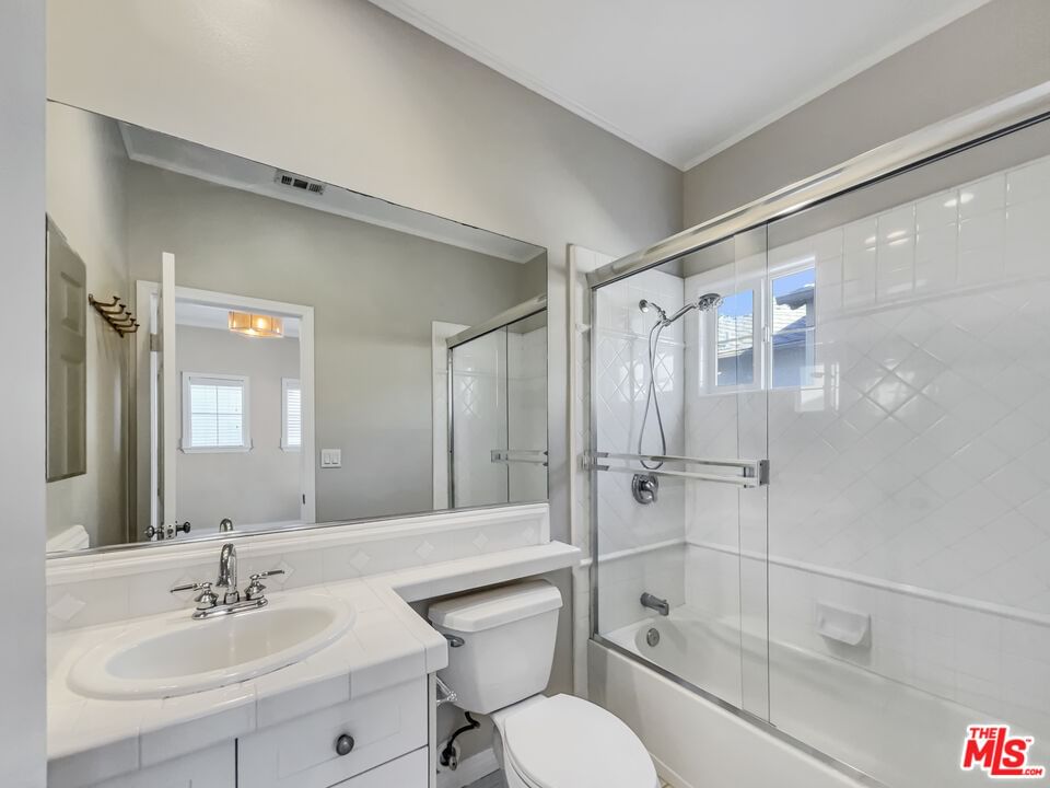 Edgewater photo 29