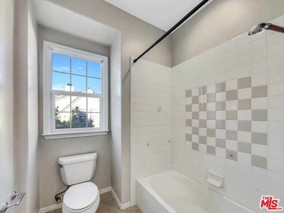 Edgewater photo 32