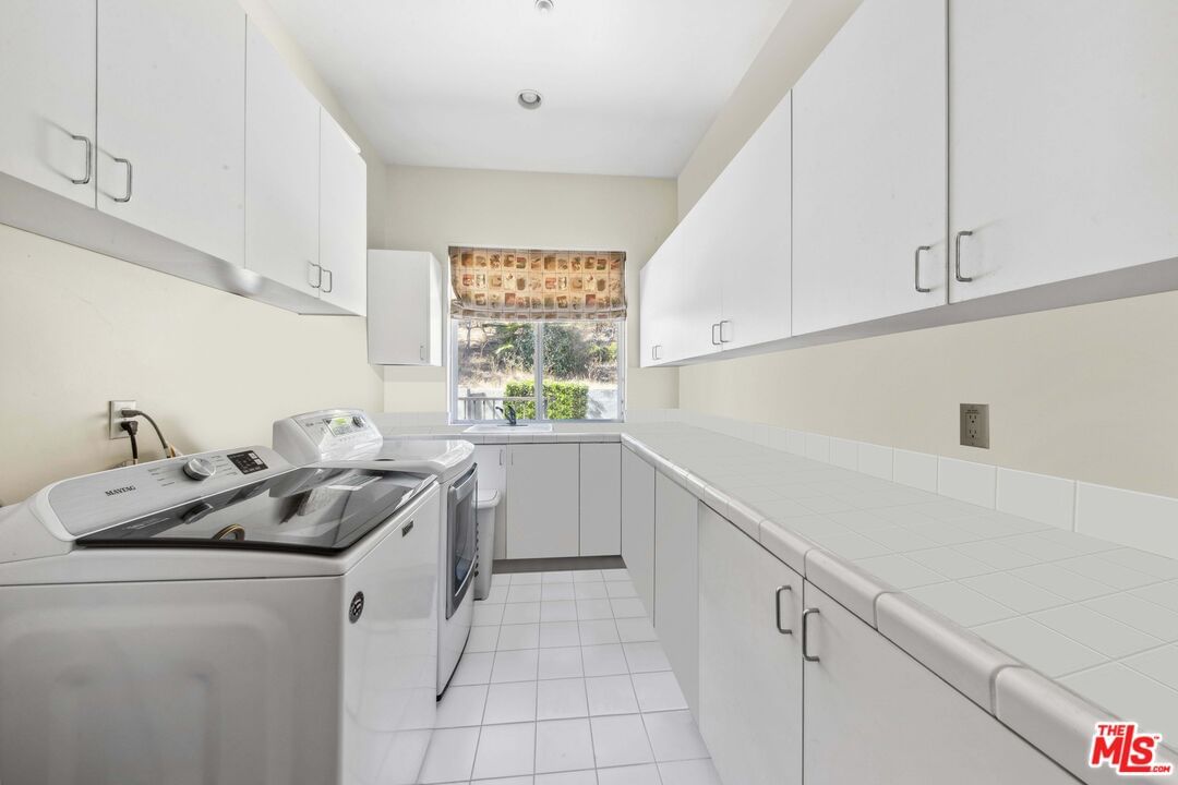 Park South photo 25