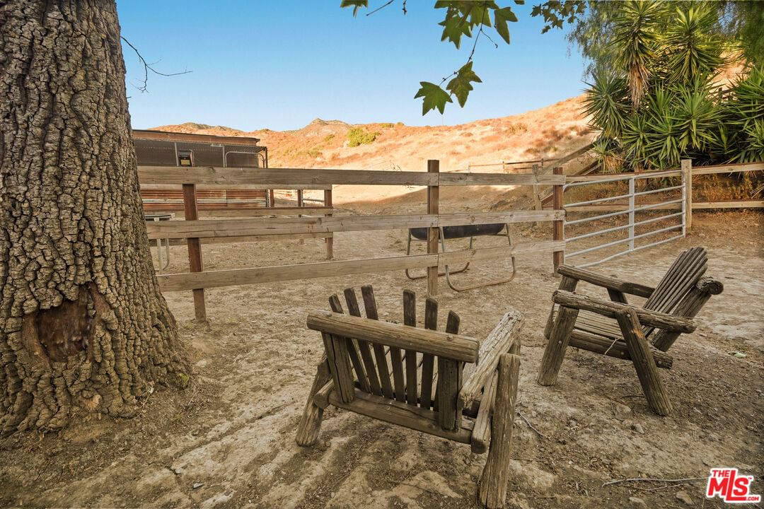Mulholland photo 17
