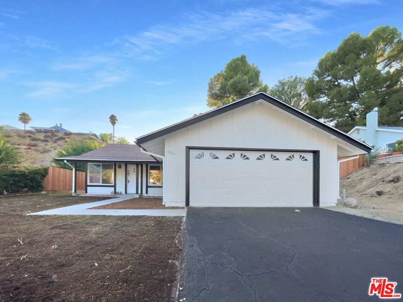 27407 Catala Ave
