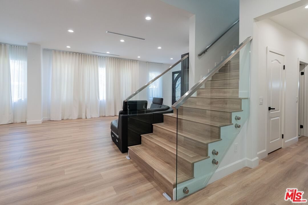 Summit Hills photo 17