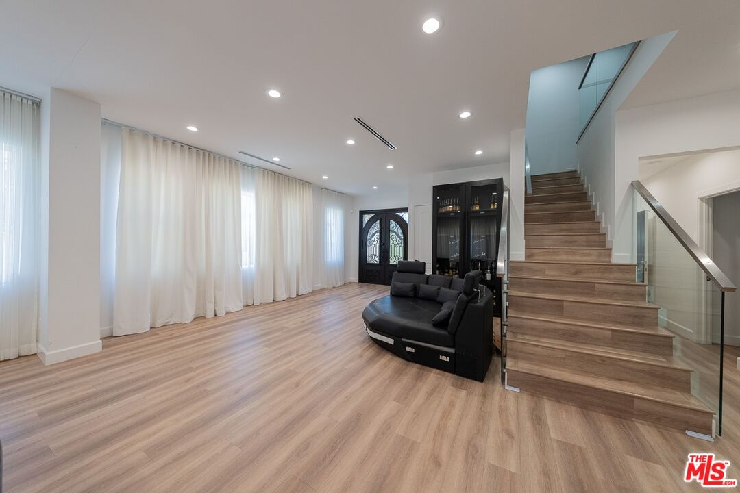 Summit Hills photo 18
