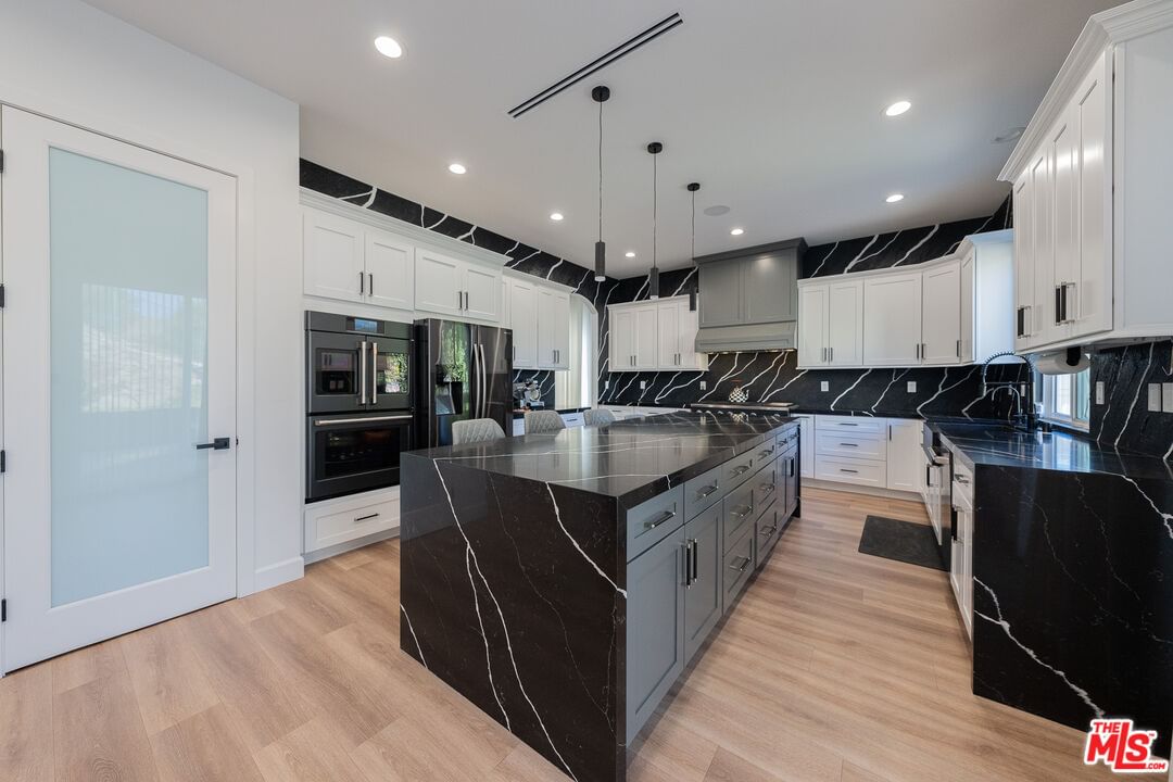 Summit Hills photo 2