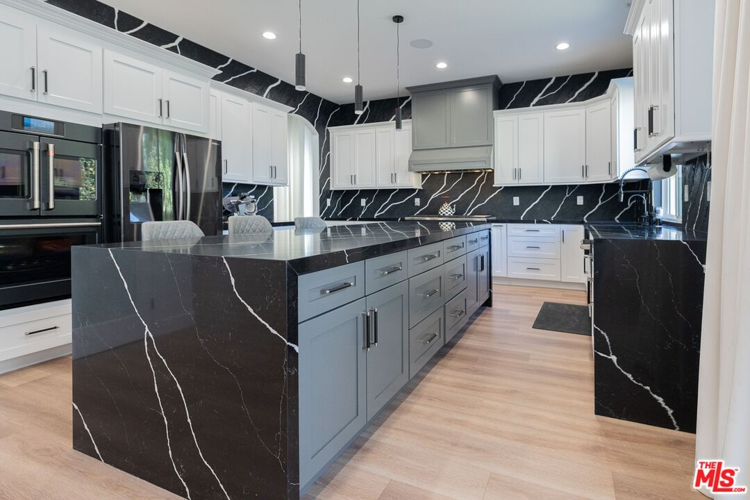 Summit Hills photo 22