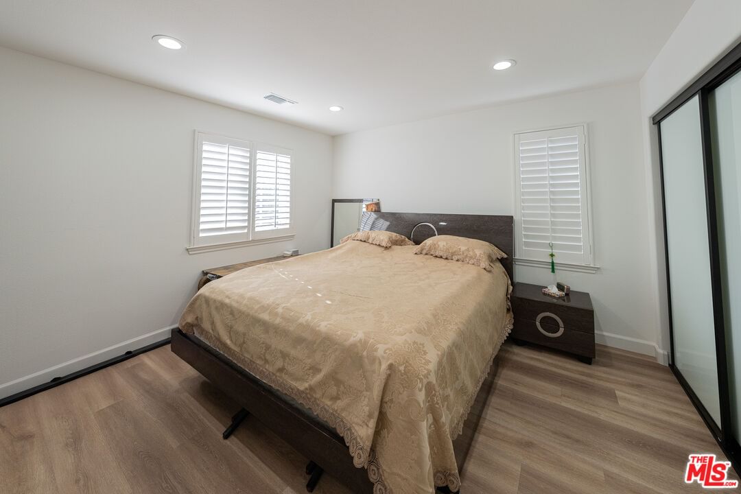 Summit Hills photo 29