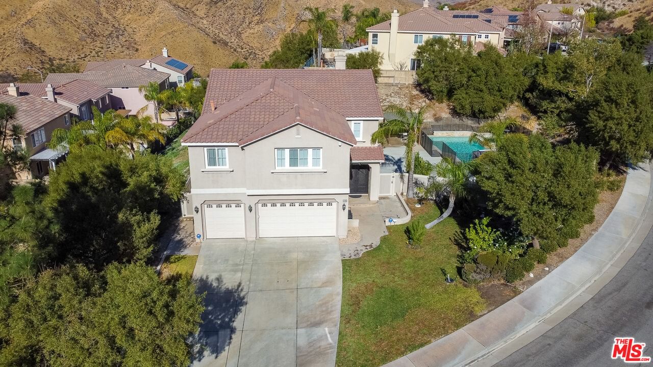 Summit Hills photo 3