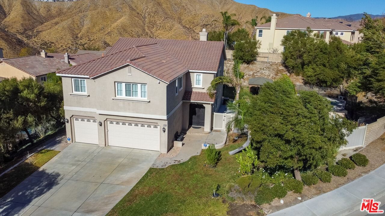 Summit Hills photo 4