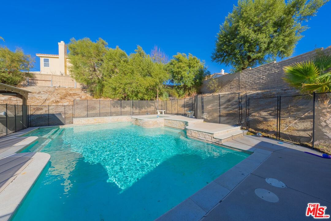 Summit Hills photo 47