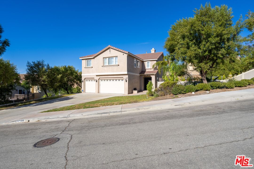 Summit Hills photo 52