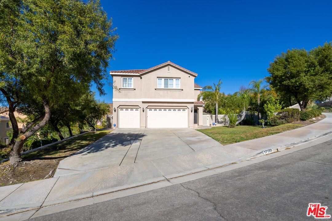 Summit Hills photo 53